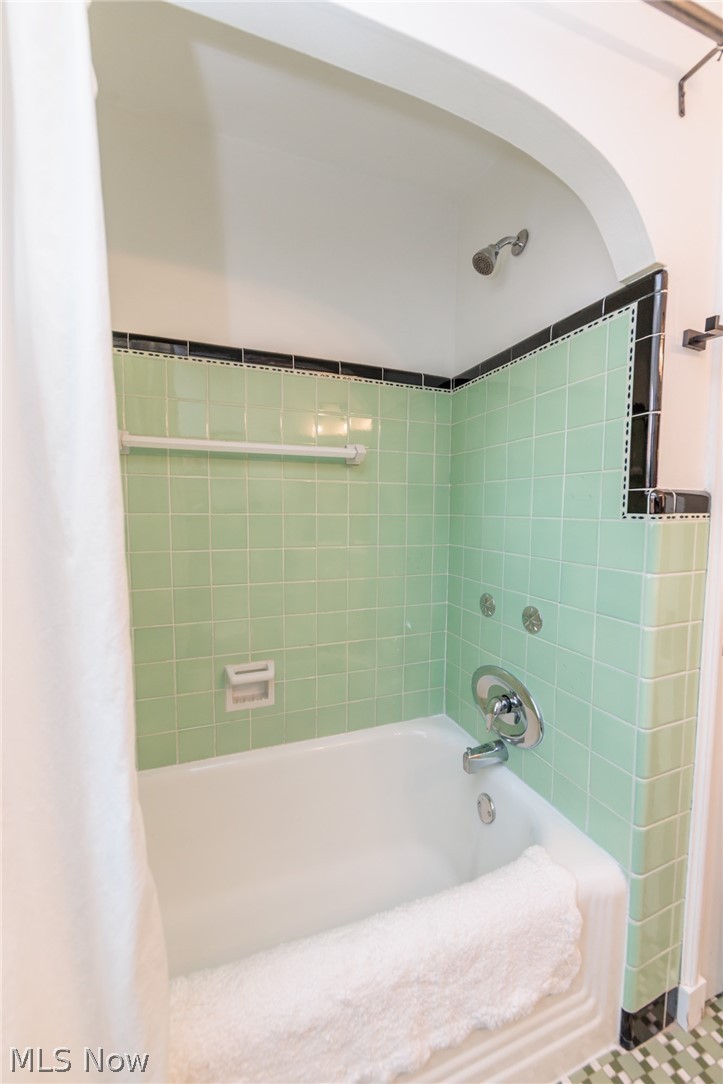 1465 Bunts Road Lakewood OH 44107
