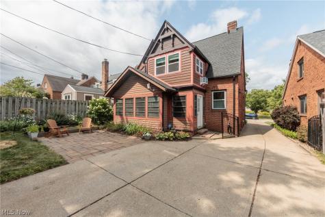 1465 Bunts Road Lakewood OH 44107