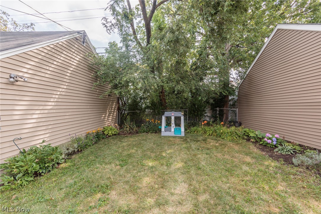 1465 Bunts Road Lakewood OH 44107