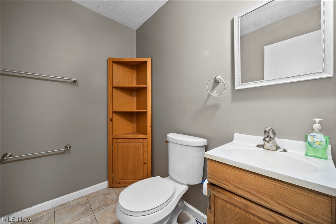 464 Annis Road South Amherst OH 44001