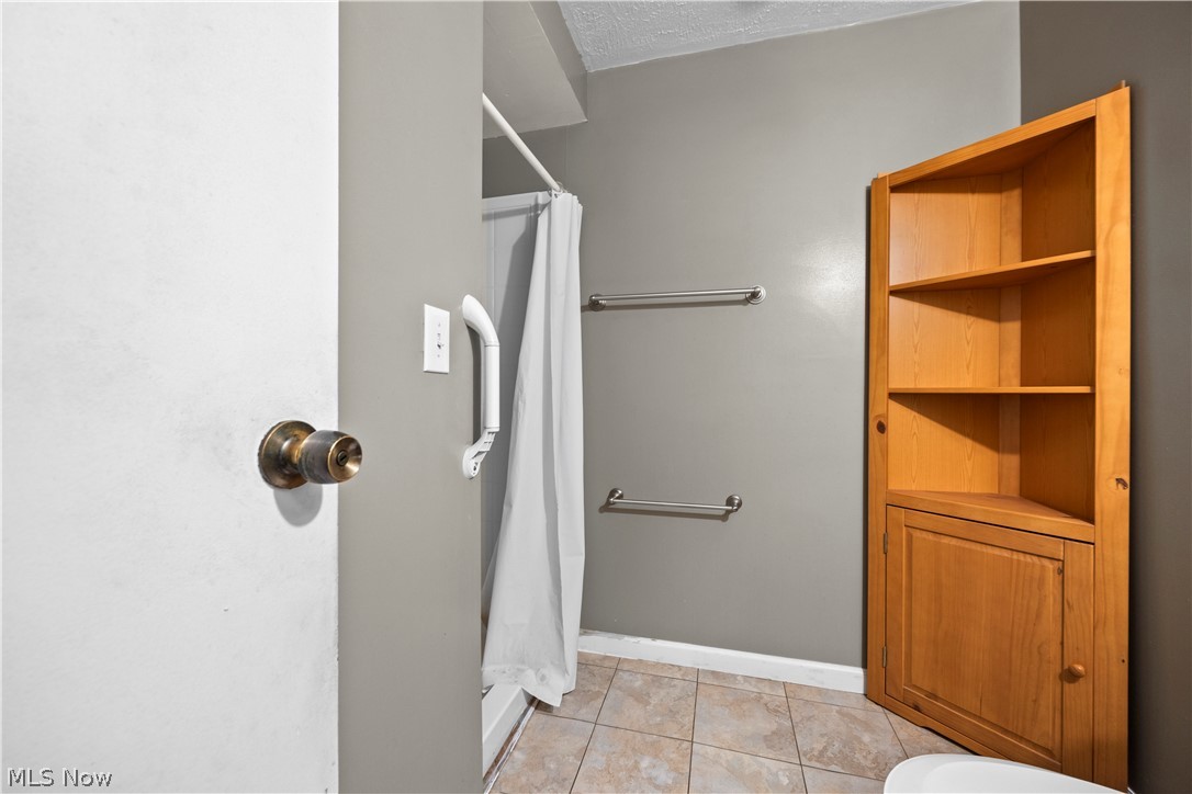 464 Annis Road South Amherst OH 44001