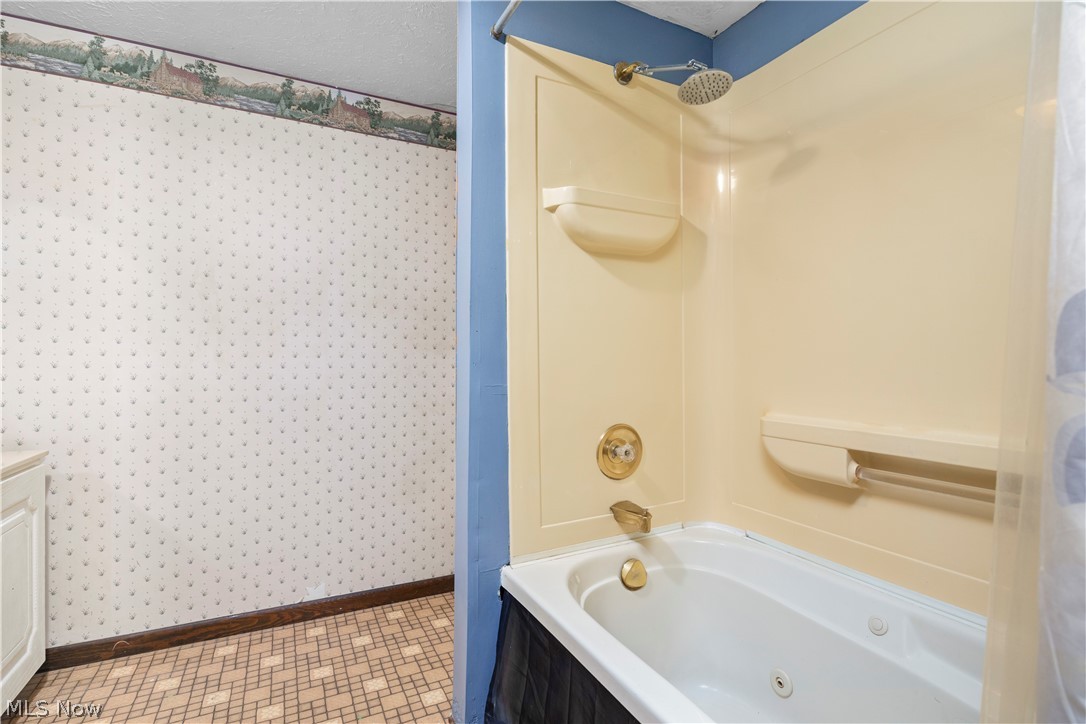 464 Annis Road South Amherst OH 44001