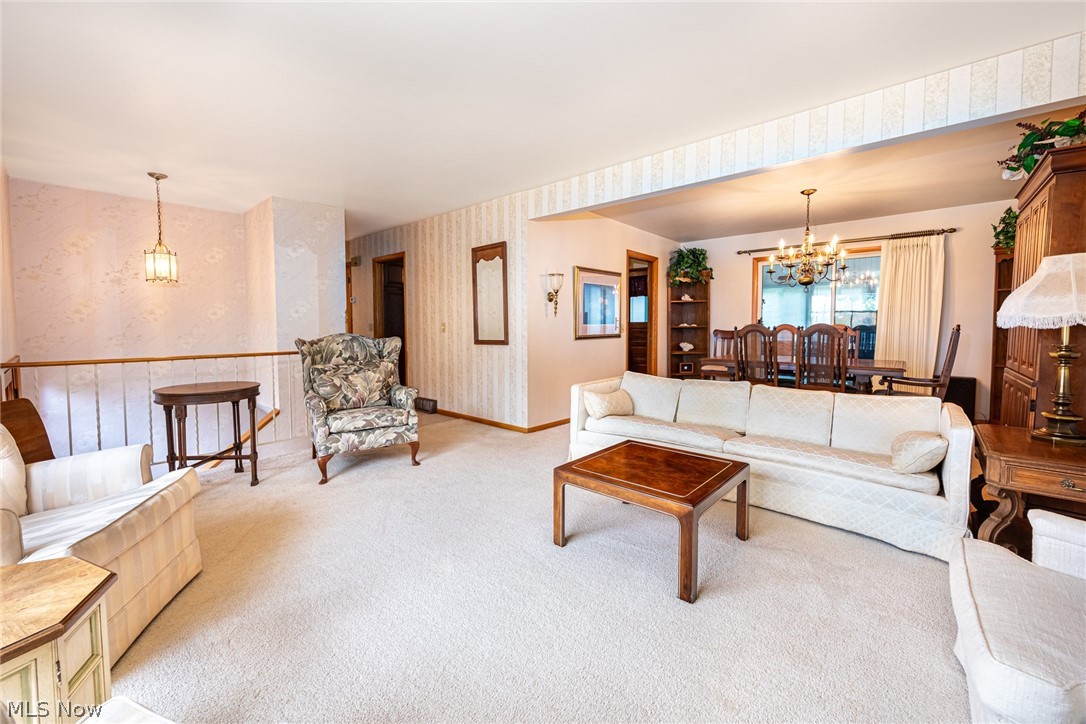 1807 Winding Drive Coshocton OH 43812