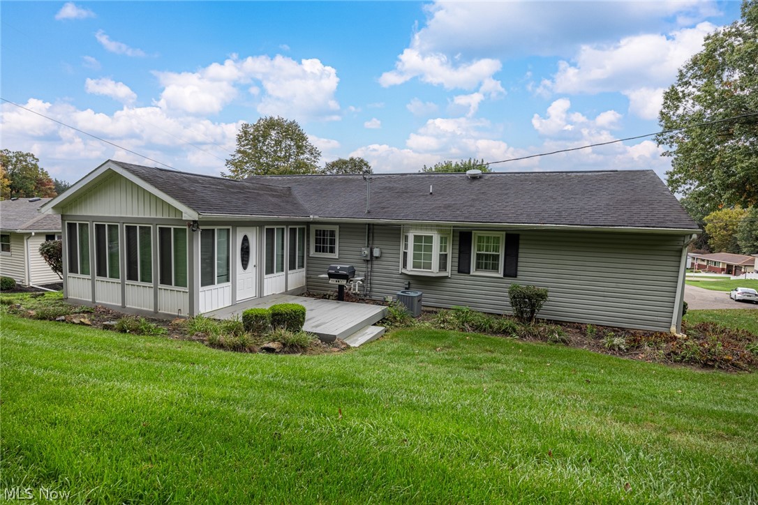 1807 Winding Drive Coshocton OH 43812
