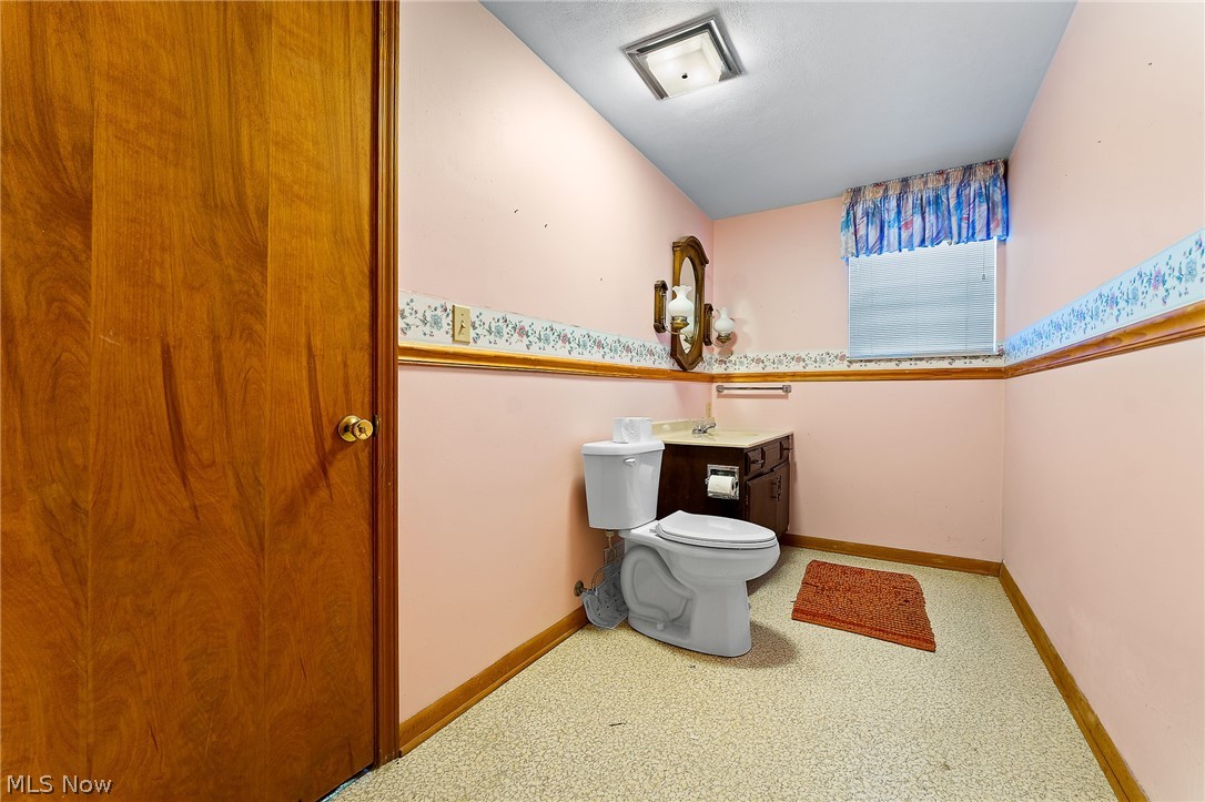 49325 S Park Circle East Liverpool OH 43920