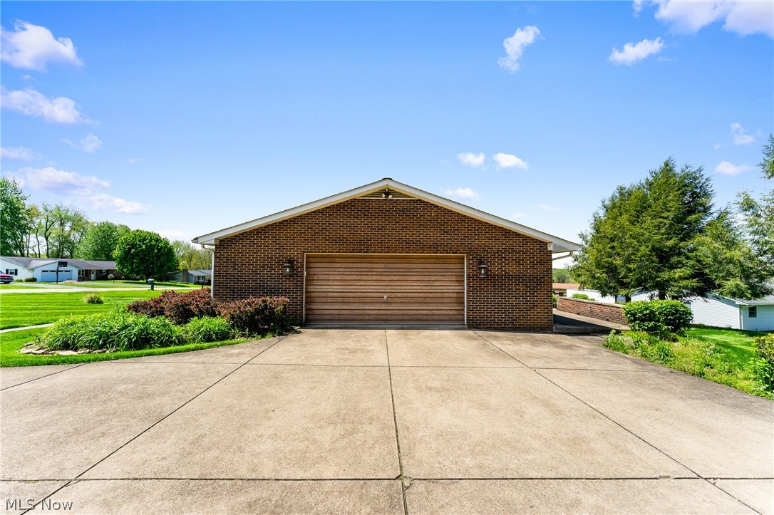 49325 S Park Circle East Liverpool OH 43920