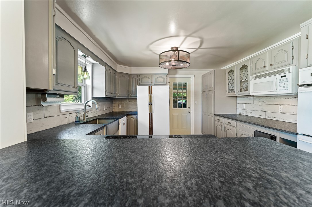 49325 S Park Circle East Liverpool OH 43920