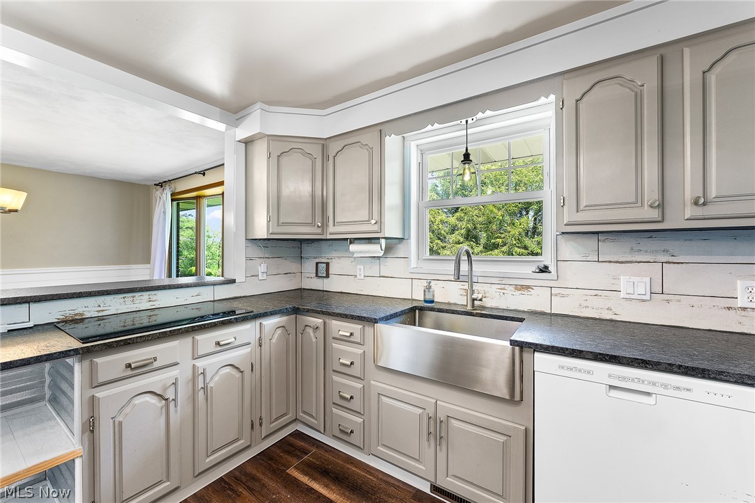 49325 S Park Circle East Liverpool OH 43920