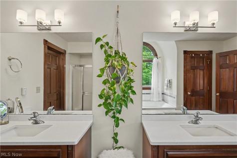 8851 Spring Valley Drive Broadview Heights OH 44147