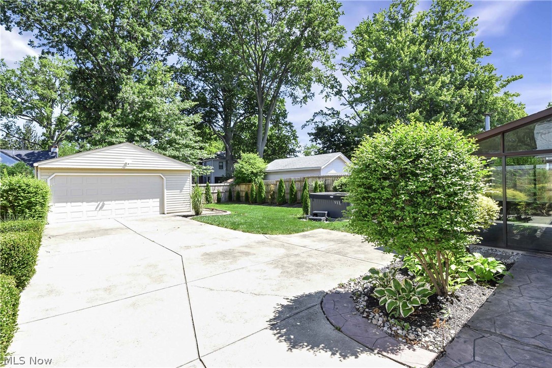 23800 E Oakland Road Bay Village OH 44140