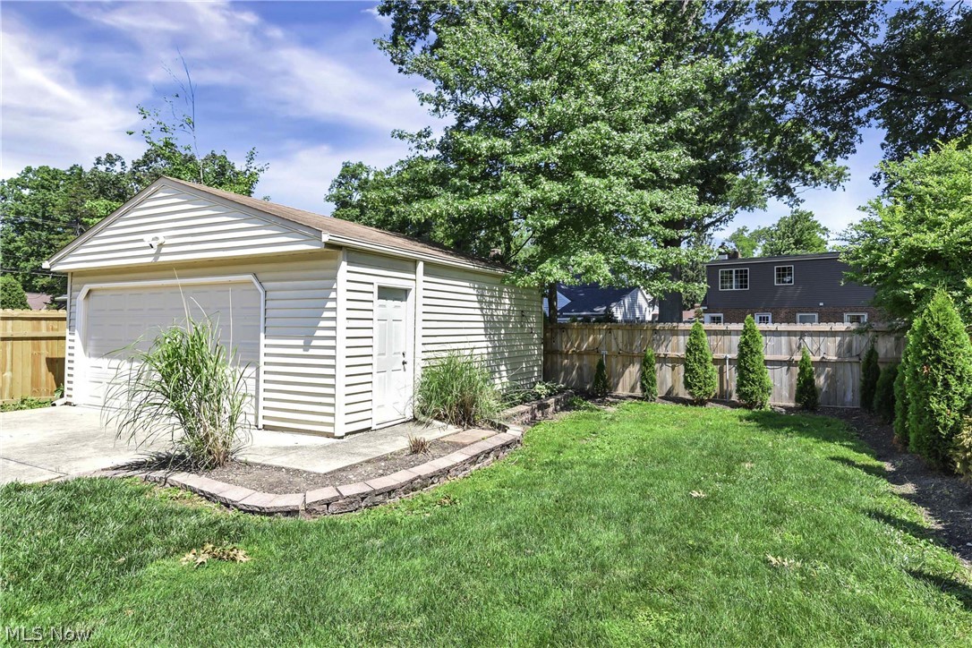 23800 E Oakland Road Bay Village OH 44140