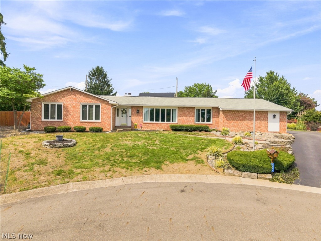 2215 Tamarack Circle NE Canton OH 44721