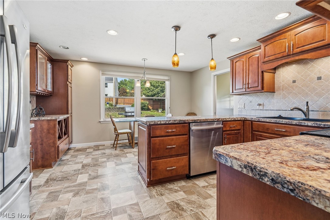 2215 Tamarack Circle NE Canton OH 44721