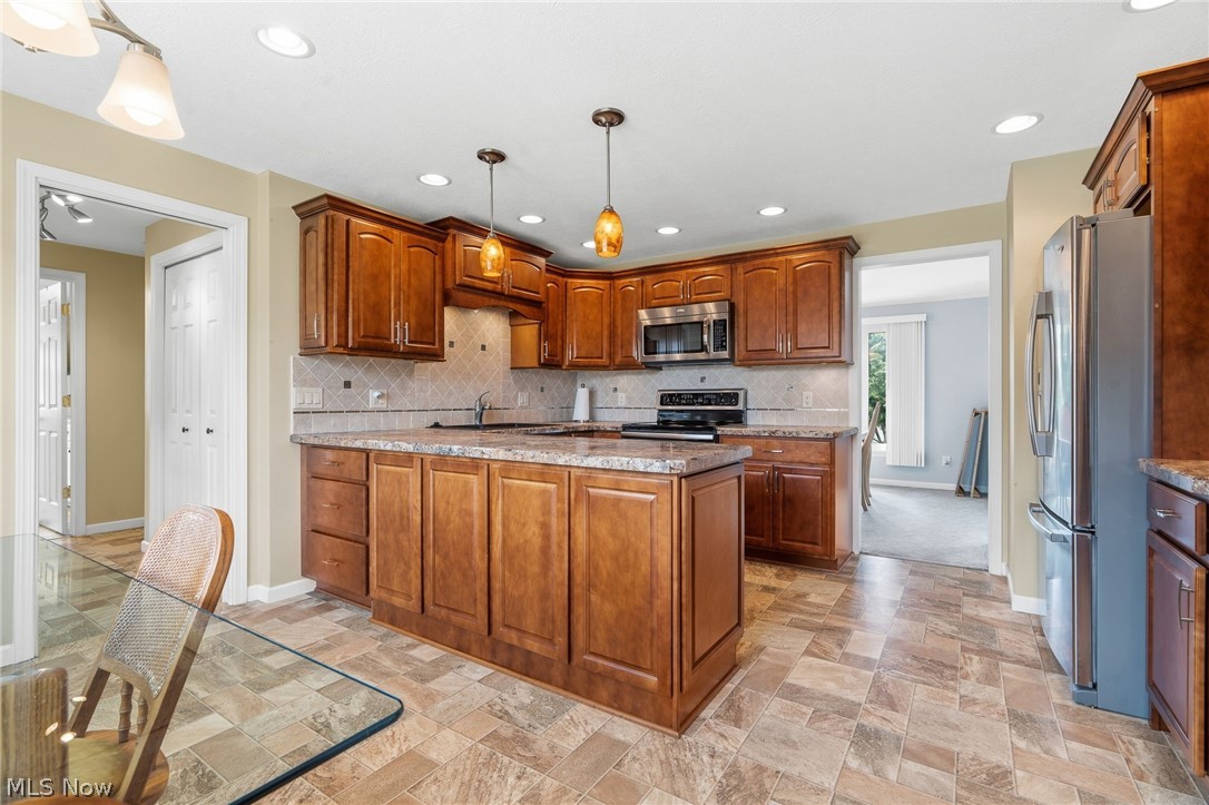 2215 Tamarack Circle NE Canton OH 44721