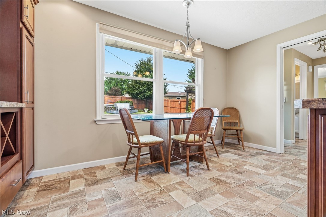 2215 Tamarack Circle NE Canton OH 44721