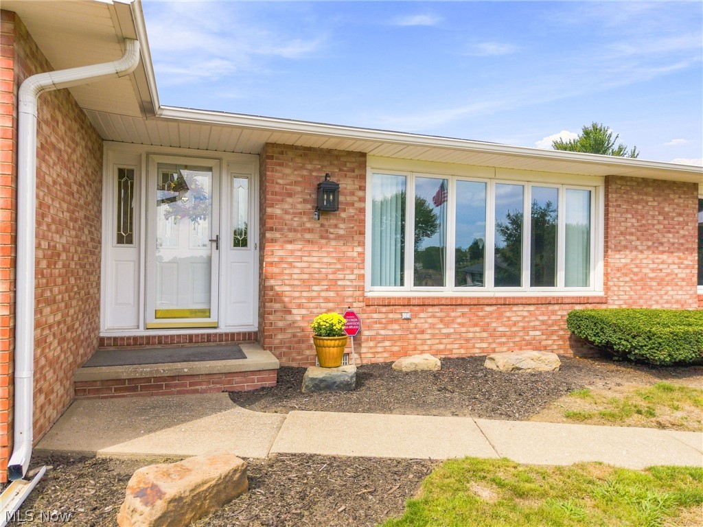 2215 Tamarack Circle NE Canton OH 44721