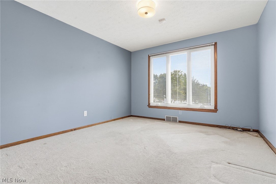 2215 Tamarack Circle NE Canton OH 44721