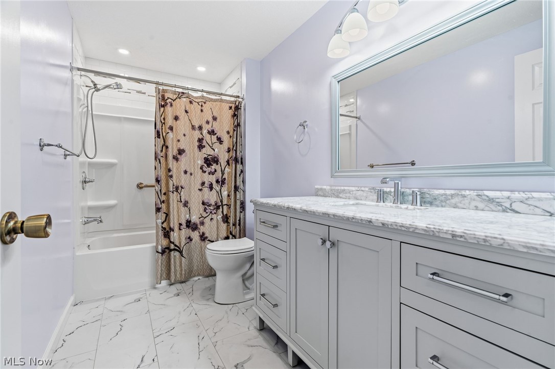 2215 Tamarack Circle NE Canton OH 44721