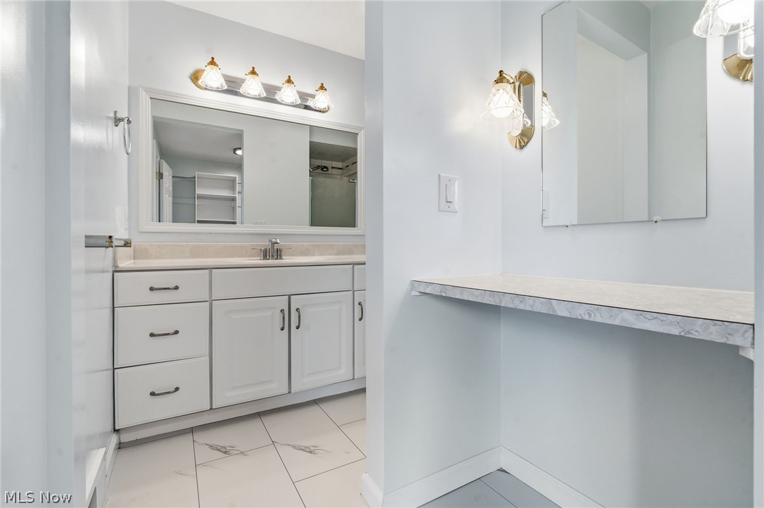 2215 Tamarack Circle NE Canton OH 44721