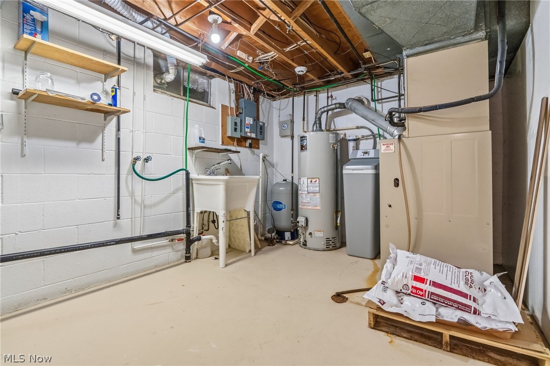 2215 Tamarack Circle NE Canton OH 44721