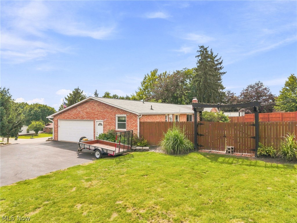 2215 Tamarack Circle NE Canton OH 44721