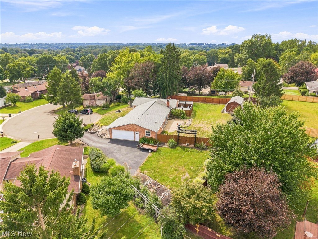 2215 Tamarack Circle NE Canton OH 44721