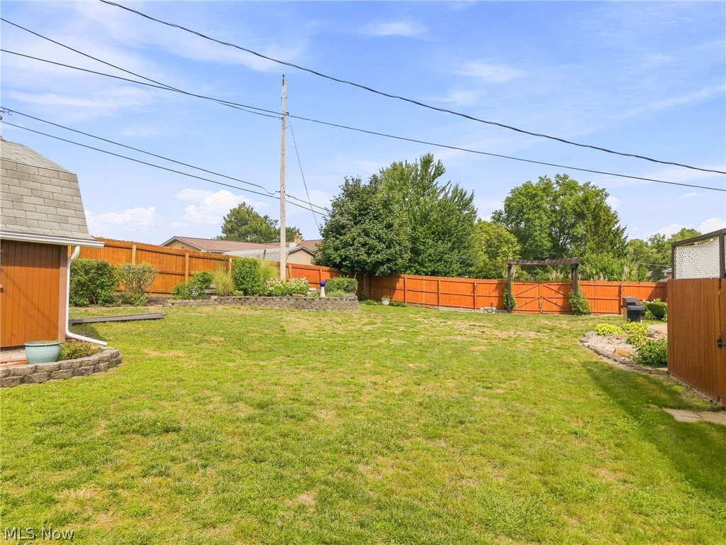 2215 Tamarack Circle NE Canton OH 44721