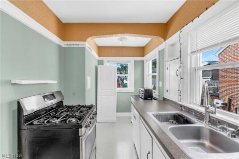 2125 Brookview Boulevard Parma OH 44134