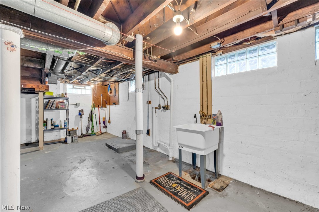 2125 Brookview Boulevard Parma OH 44134