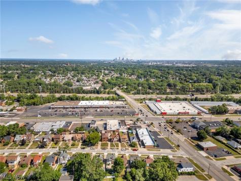 2125 Brookview Boulevard Parma OH 44134