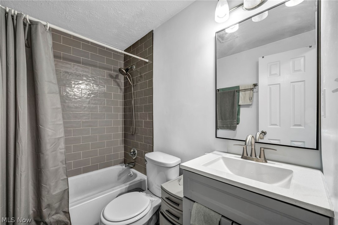 301 Warden Avenue Elyria OH 44035