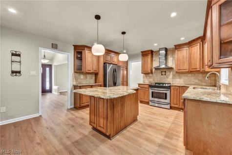 3159 Creekside Drive Westlake OH 44145