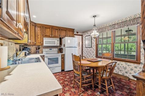 805 Fair Oaks Avenue SW North Canton OH 44720