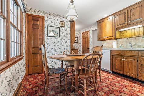 805 Fair Oaks Avenue SW North Canton OH 44720