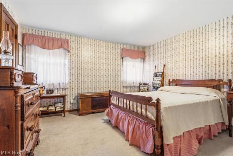 805 Fair Oaks Avenue SW North Canton OH 44720