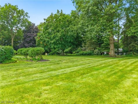 805 Fair Oaks Avenue SW North Canton OH 44720