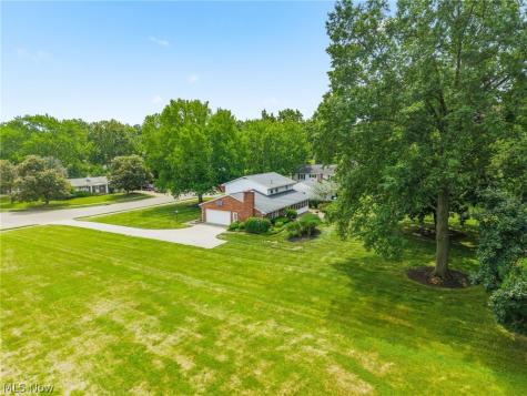 805 Fair Oaks Avenue SW North Canton OH 44720