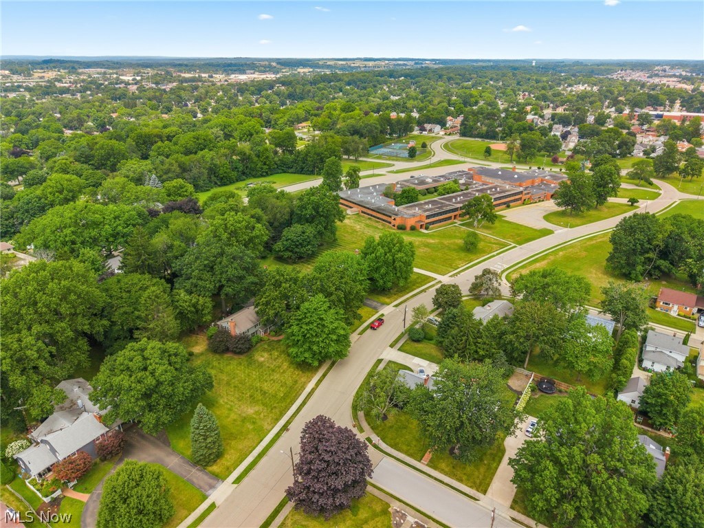 805 Fair Oaks Avenue SW North Canton OH 44720