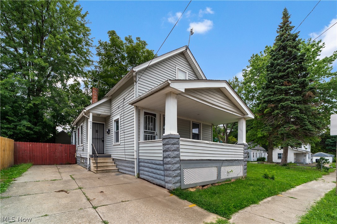 3330 W 59th Place Cleveland OH 44102