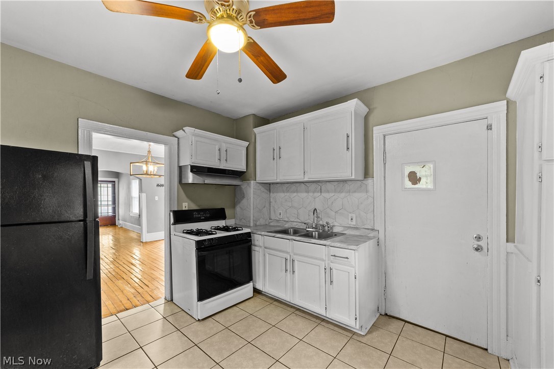 3330 W 59th Place Cleveland OH 44102