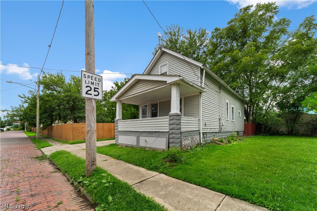 3330 W 59th Place Cleveland OH 44102