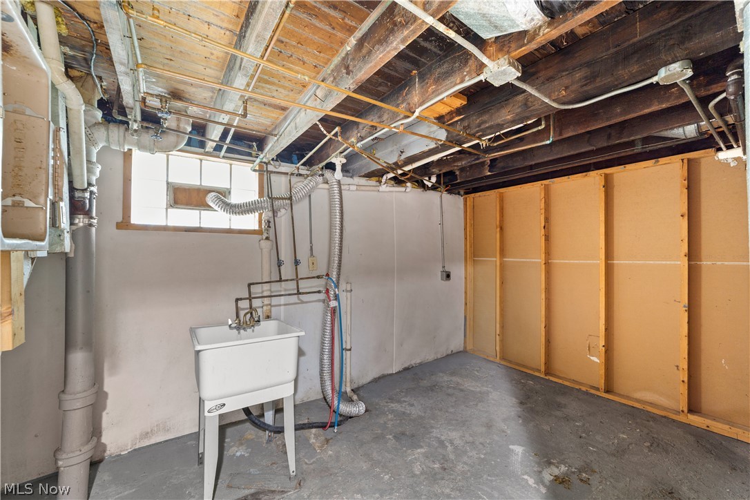 3330 W 59th Place Cleveland OH 44102