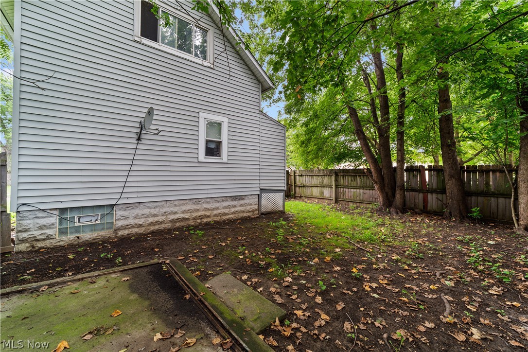 3330 W 59th Place Cleveland OH 44102