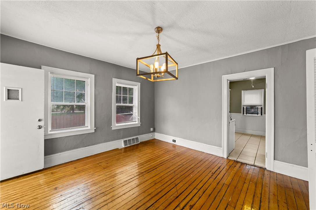 3330 W 59th Place Cleveland OH 44102