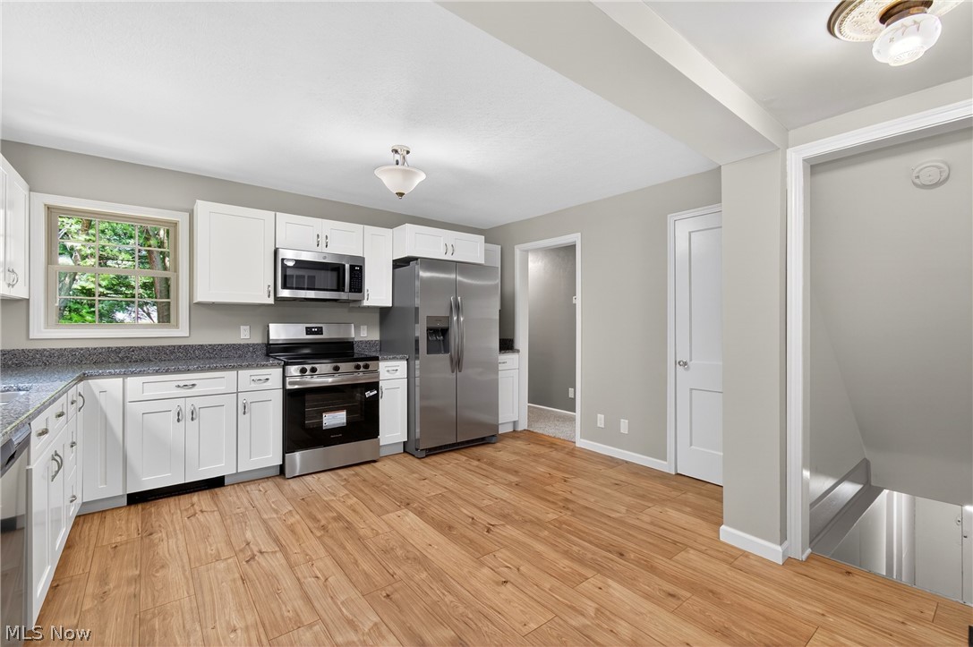 1129 Stratford Avenue NE Massillon OH 44646