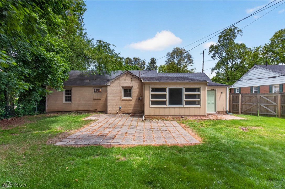 1129 Stratford Avenue NE Massillon OH 44646