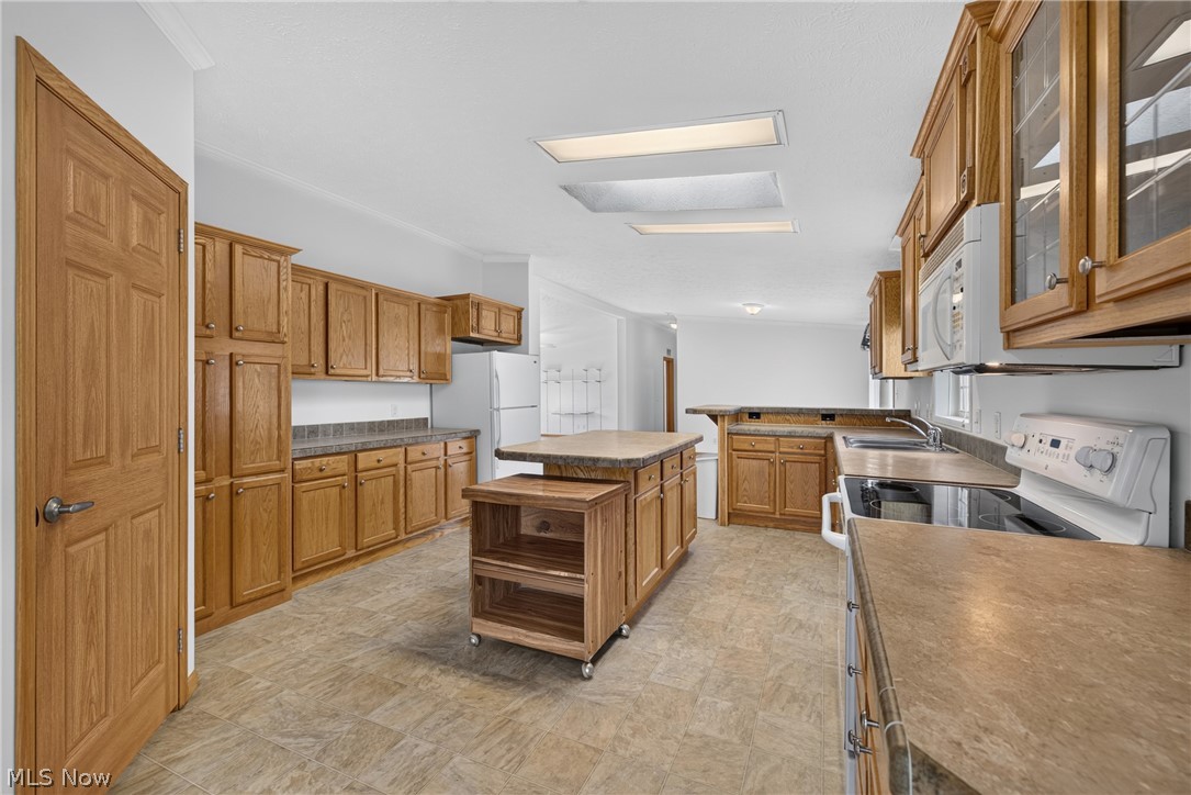 668 Woodlawn Road Chardon OH 44024