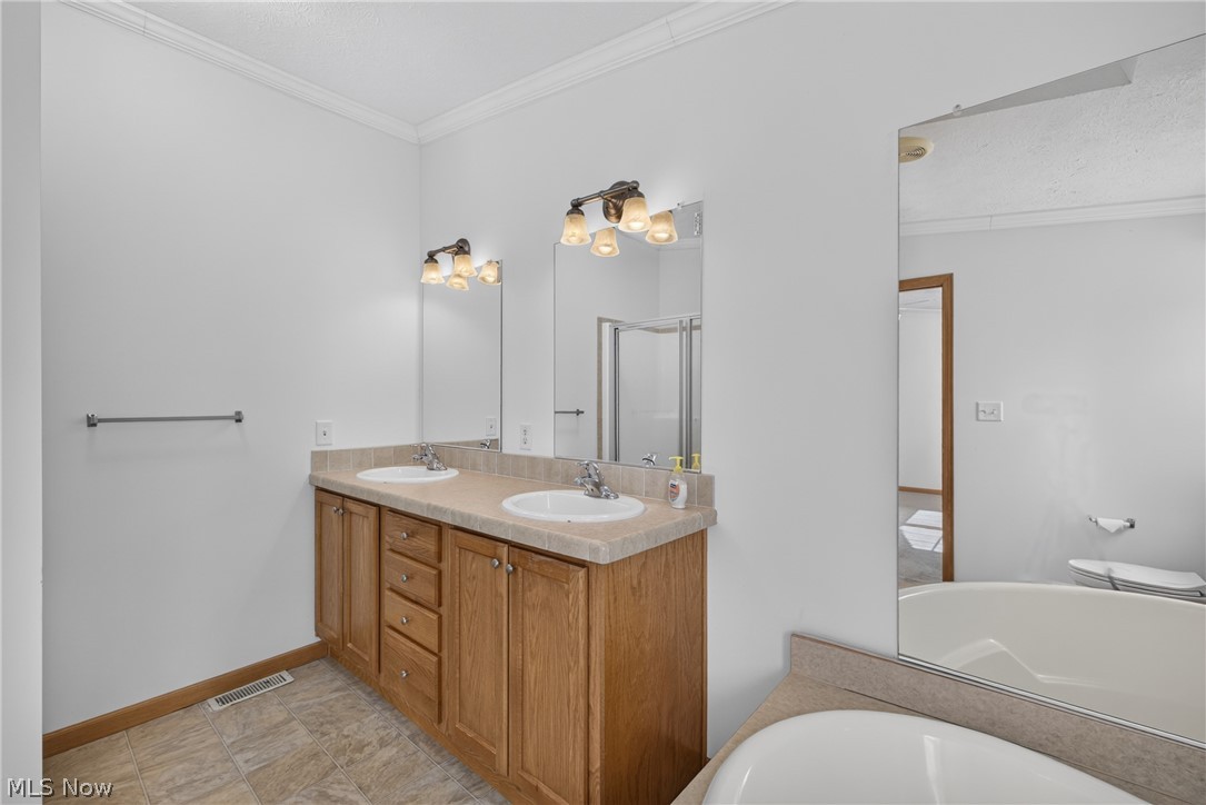 668 Woodlawn Road Chardon OH 44024