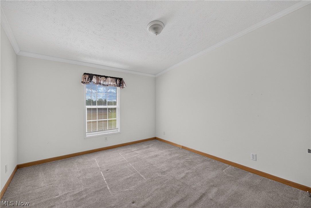668 Woodlawn Road Chardon OH 44024