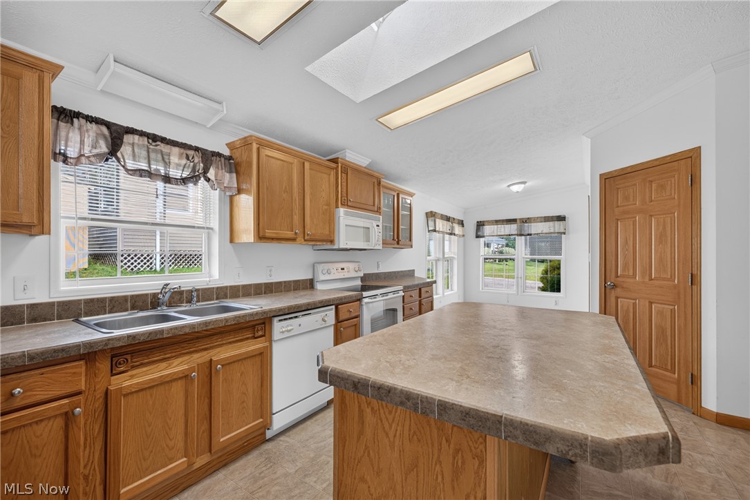 668 Woodlawn Road Chardon OH 44024